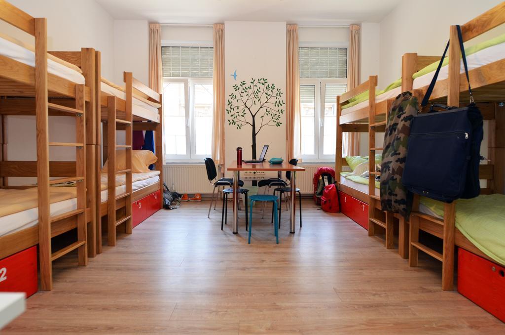Hostel Temza Zagreb Room photo