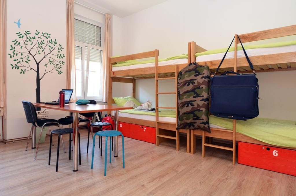 Hostel Temza Zagreb Room photo